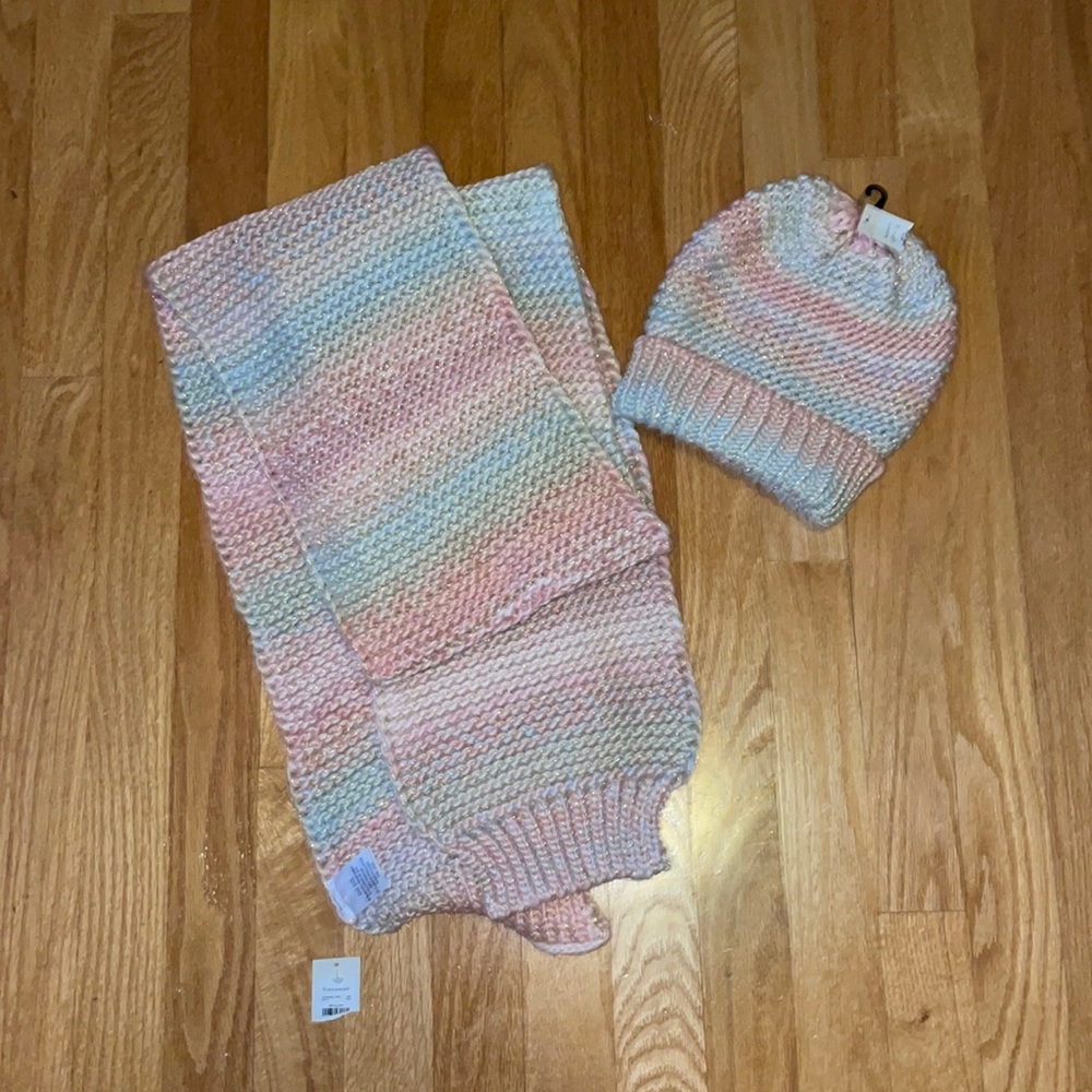 Francesca’s Hat & Scarf - NWT